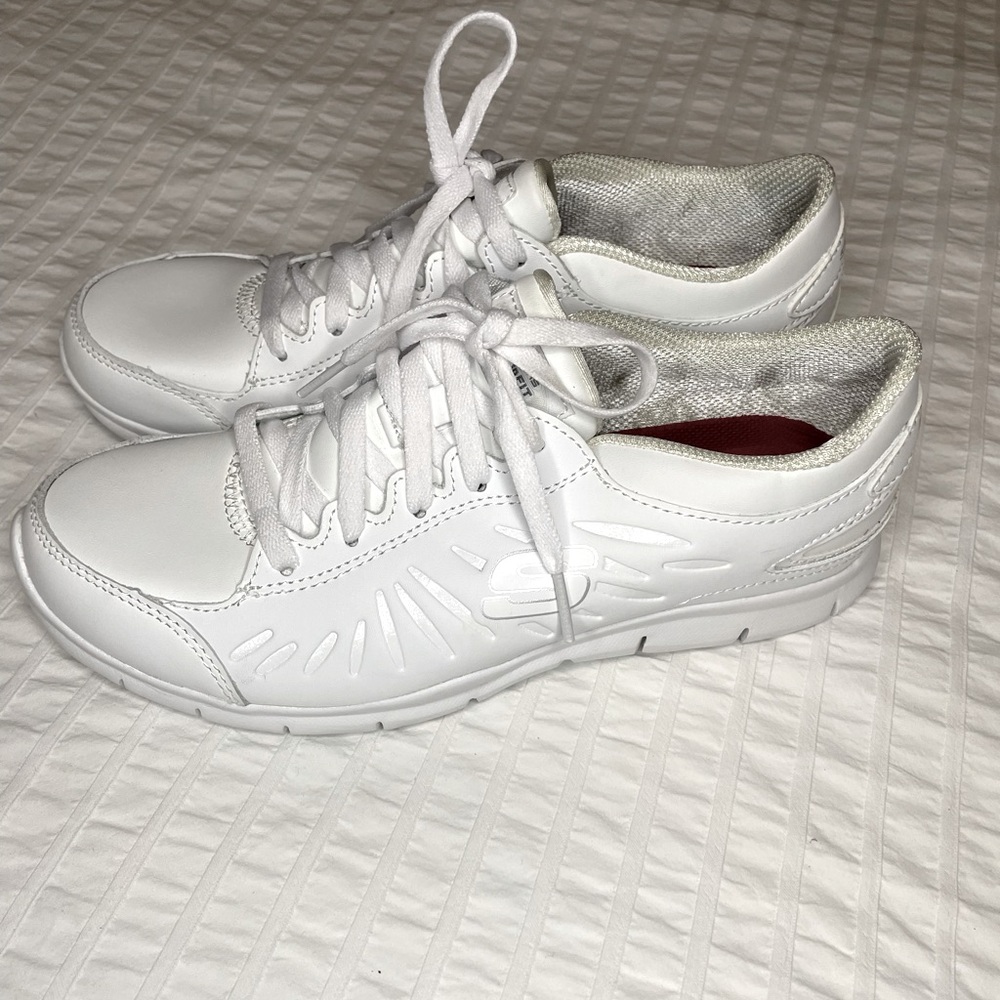 NON-SLIP Skechers